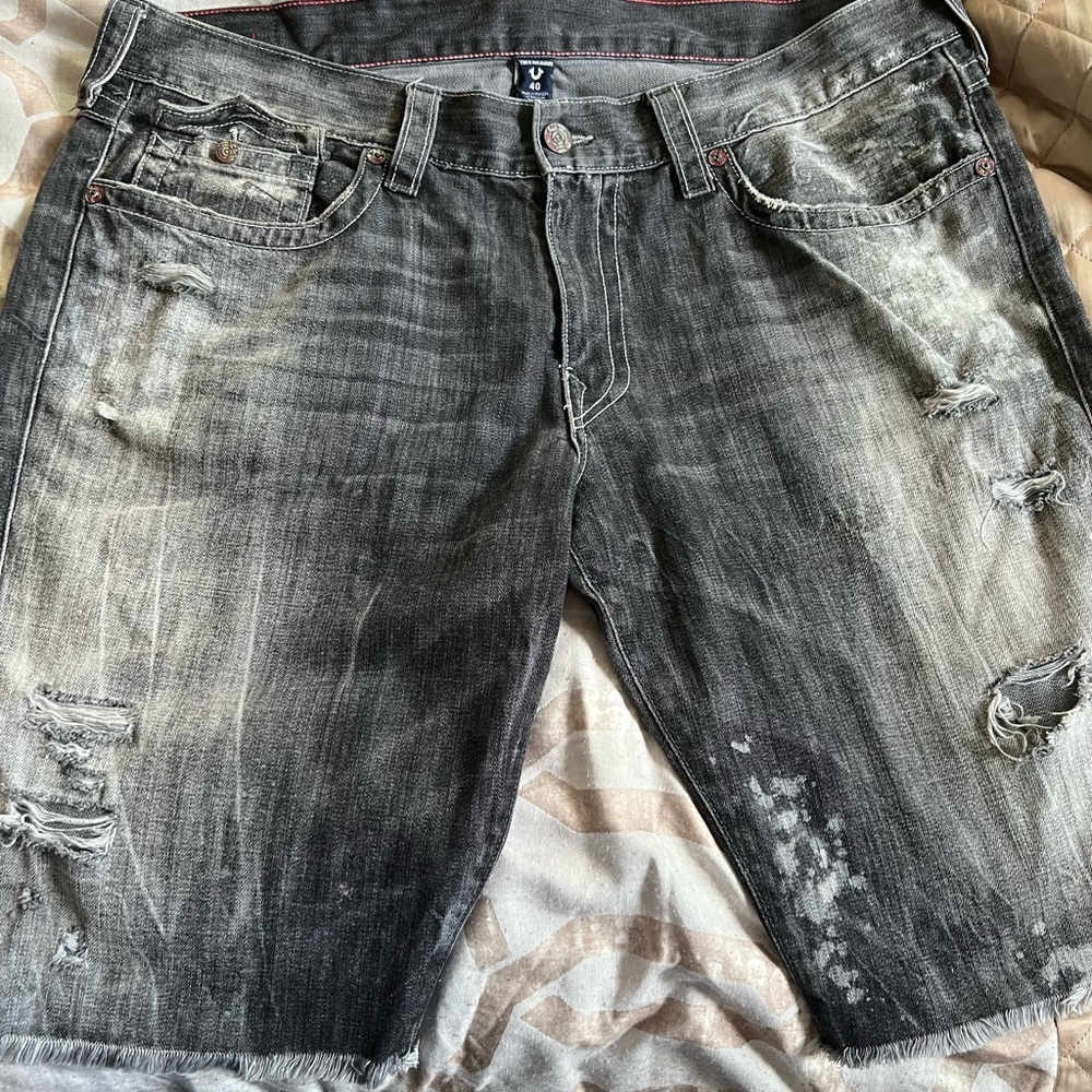 Mens True Religion cut off shorts